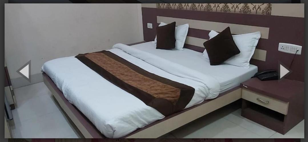 Hotel Soni International Khalilabad Екстериор снимка