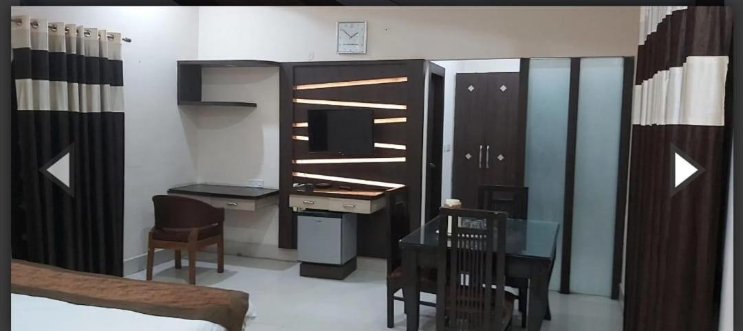 Hotel Soni International Khalilabad Екстериор снимка