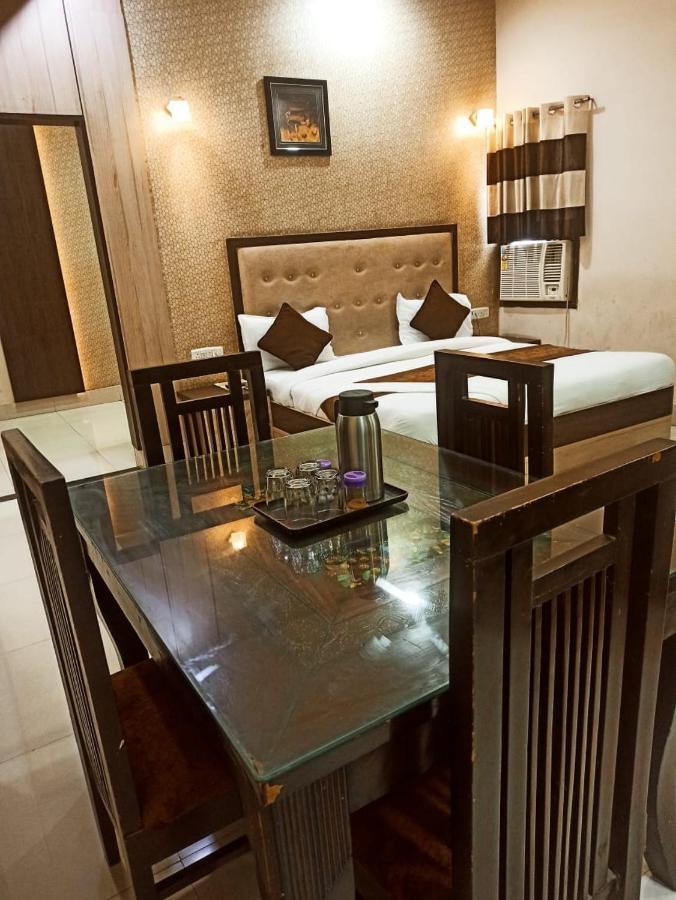 Hotel Soni International Khalilabad Екстериор снимка